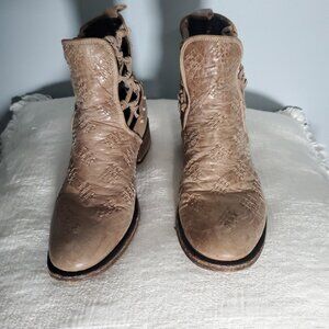 Lane Sundace Shortie Cowboy Boots  Size 9 Leather